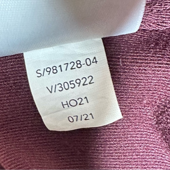 ATHLETA Shanti Long Sleeve Scoop Neck Crop Top in Antique Burgundy - Picture 7 of 10